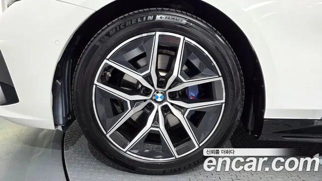 BMW 5 Series G60 — Фото автомобиля 5