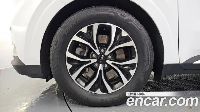 Kia Carnival 4th Gen — Фото автомобиля 5