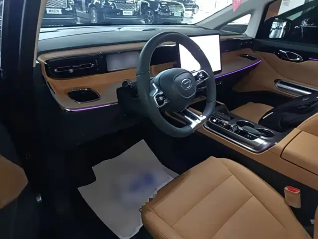 GAC Trumpchi E8 — Фото автомобиля 9