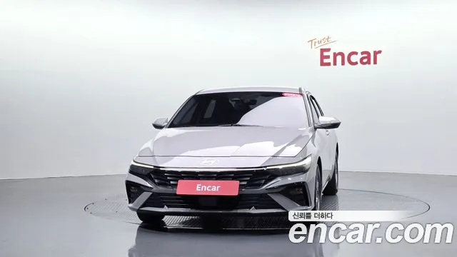Hyundai Avante CN7 — Фото автомобиля 3