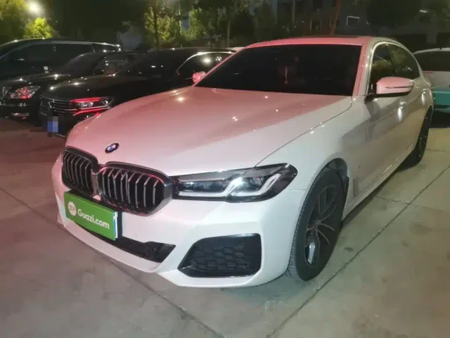 Фотография автомобиля — BMW 5 Series
