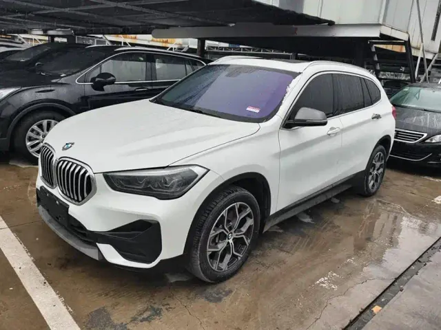Фотография автомобиля — BMW X1