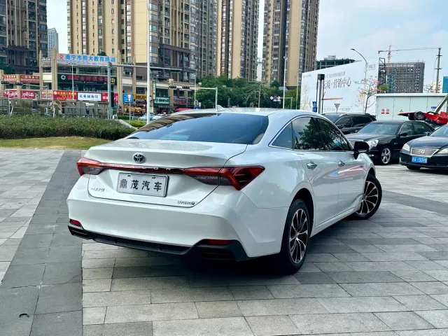 Toyota Avalon — Фото автомобиля 7