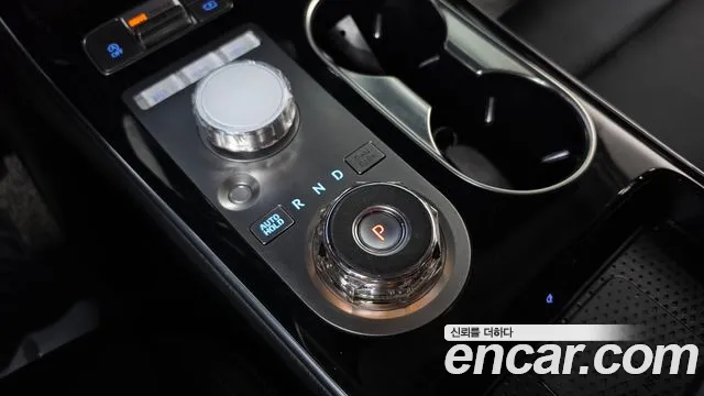 Genesis GV70 — Фото автомобиля 12