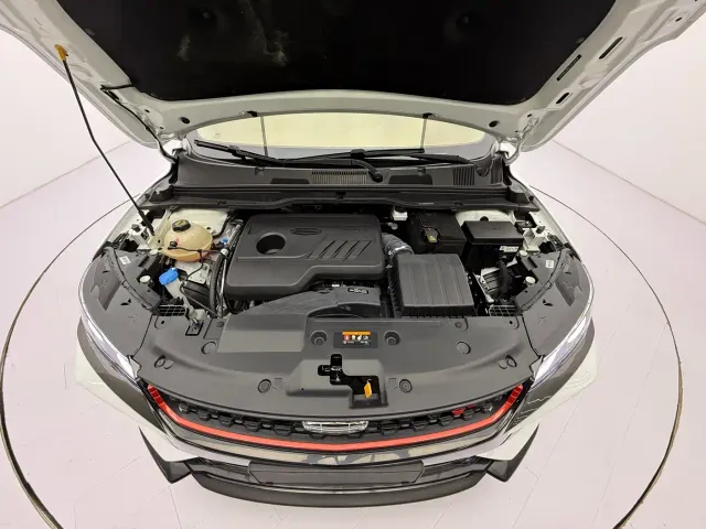 Geely Binyue — Фото автомобиля 8