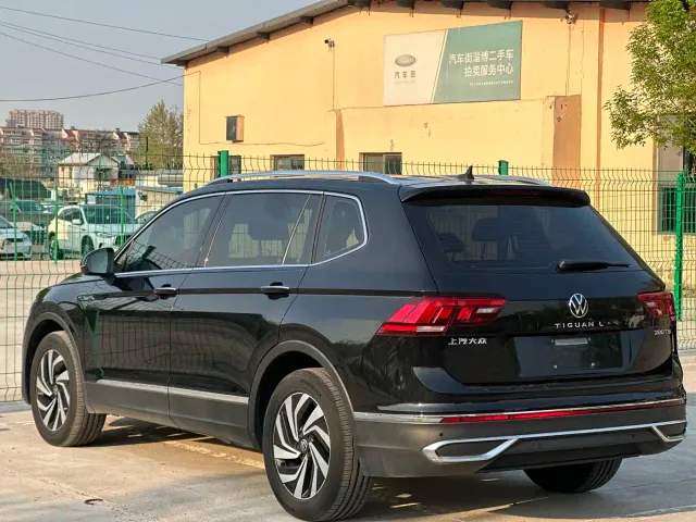 Volkswagen Tiguan L — Фото автомобиля 7