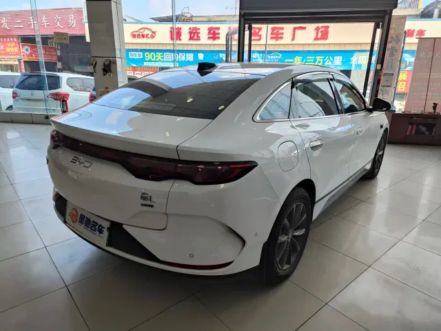 BYD Qin L — Фото автомобиля 13