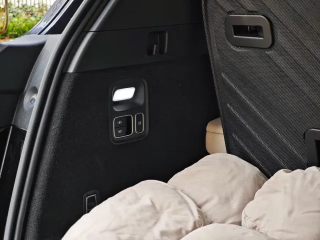 Li Auto L8 — Фото автомобиля 15