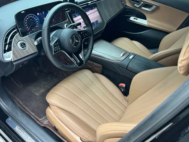 Mercedes-Benz E-Class — Фото автомобиля 4