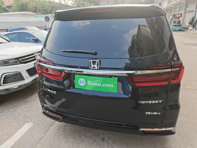 Honda Odyssey — Фото автомобиля 5