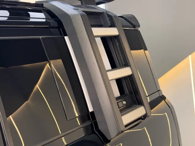 Land Rover Defender — Фото автомобиля 12