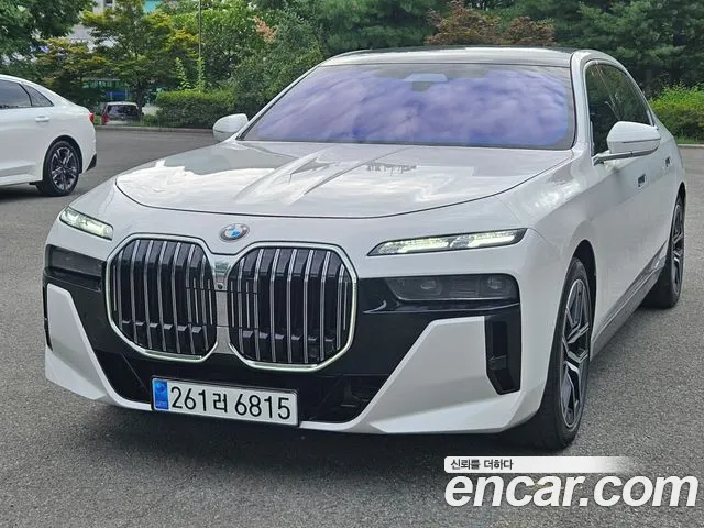 BMW 7-Series 7 серия (G70) 740i xDrive M Sport — Фото автомобиля 3