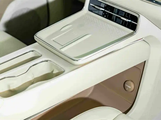 Toyota BoZhi 3X — Фото автомобиля 19