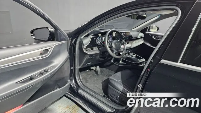 Hyundai Grandeur (New) Hybrid — Фото автомобиля 16