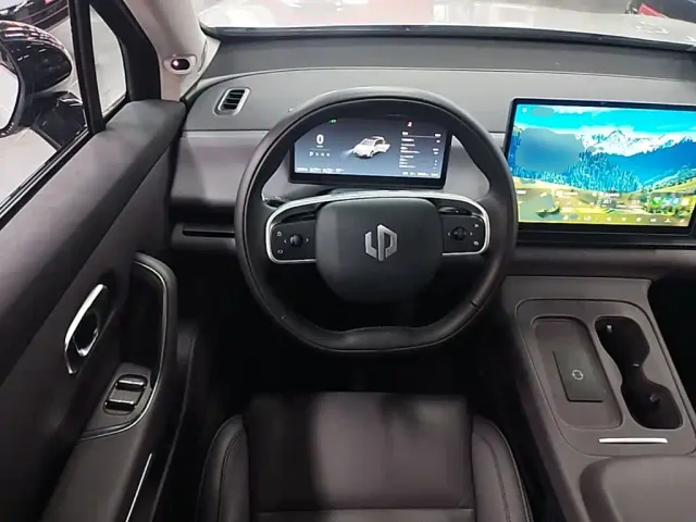 Leapmotor C10 — Фото автомобиля 14