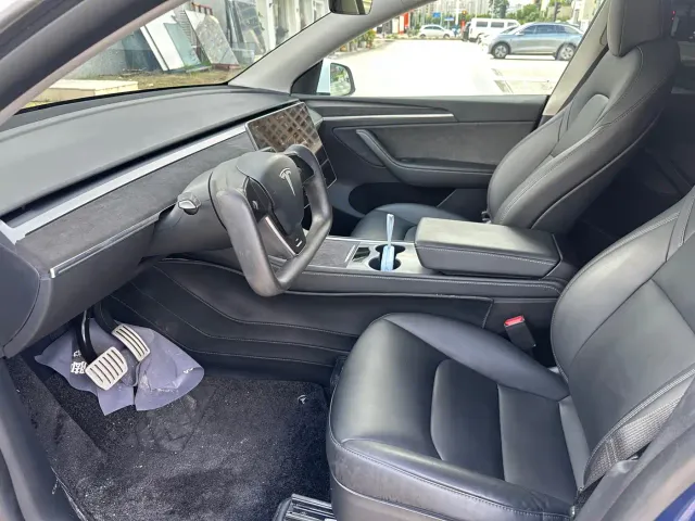 Tesla Model Y — Фото автомобиля 4