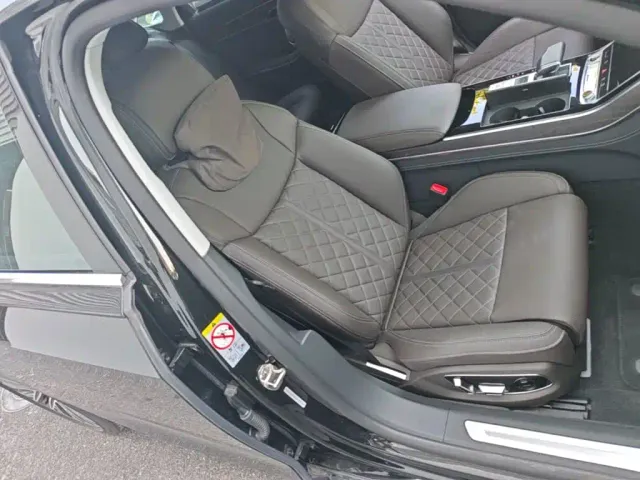 Audi A8 — Фото автомобиля 24