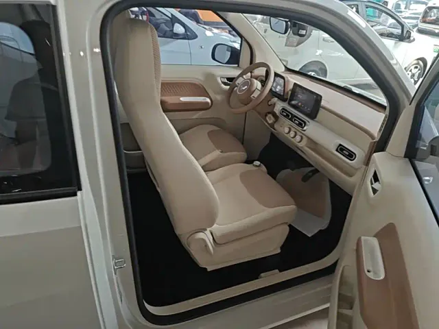 Wuling Motors Hongguang MINIEV 2024 Model 3rd Generation 170km — Фото автомобиля 24