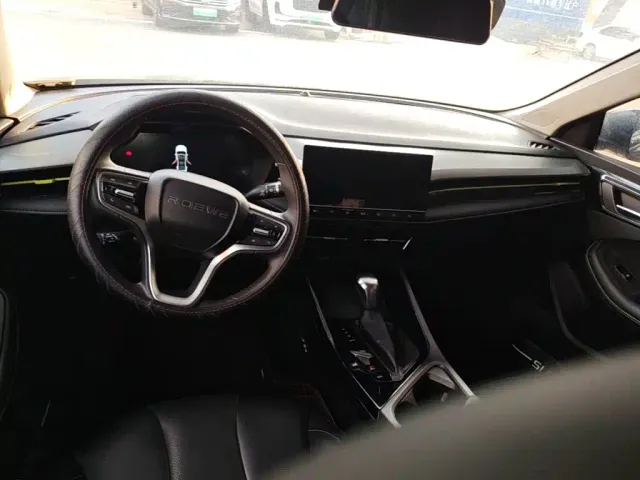Roewe i5 — Фото автомобиля 9