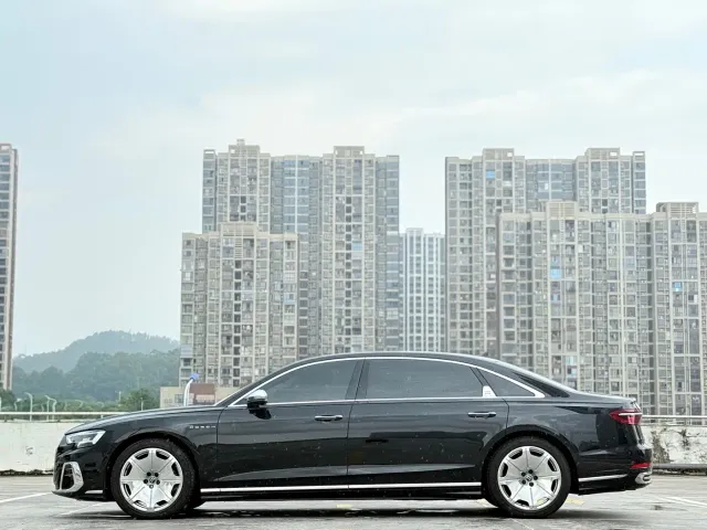 Audi A8 — Фото автомобиля 15