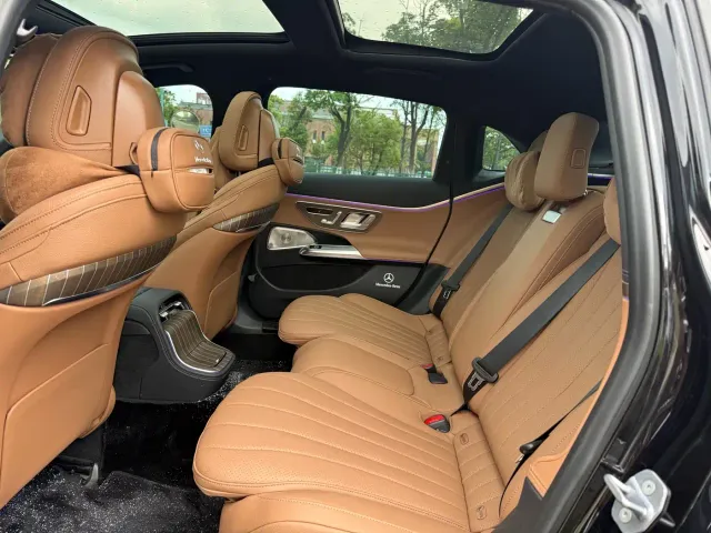 Mercedes-Benz E-Class — Фото автомобиля 8