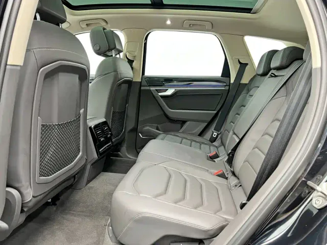 Volkswagen Touareg — Фото автомобиля 16
