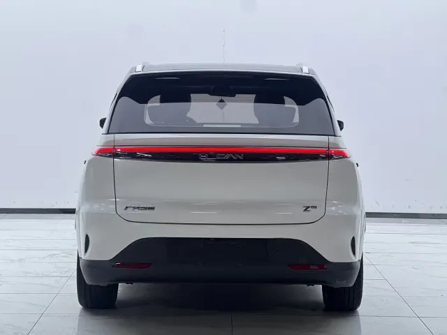 Hycan Z03 — Фото автомобиля 4