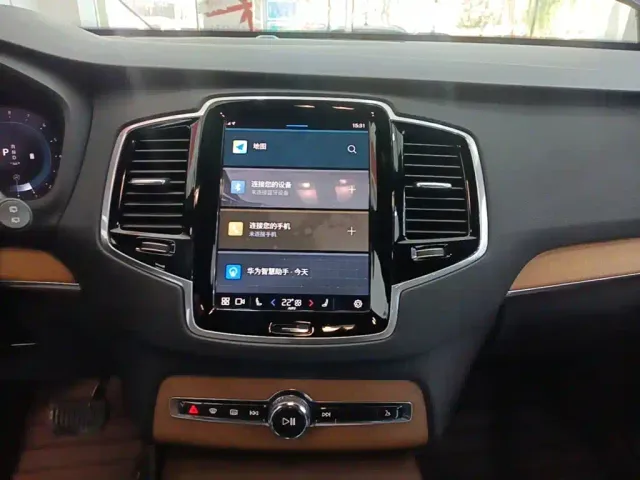 Volvo XC90 — Фото автомобиля 12