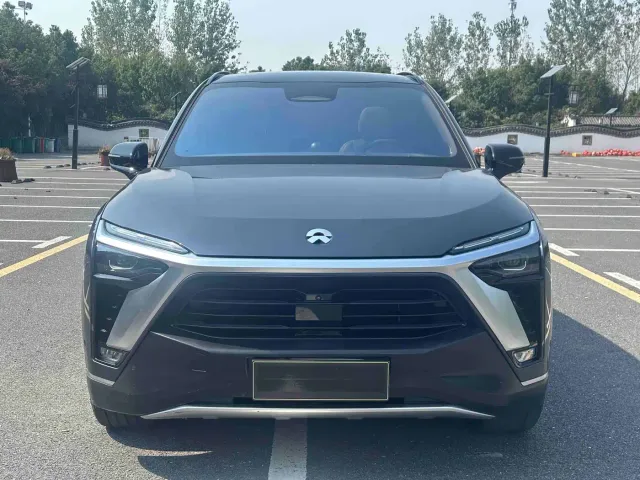 Nio ES8 — Фото автомобиля 2