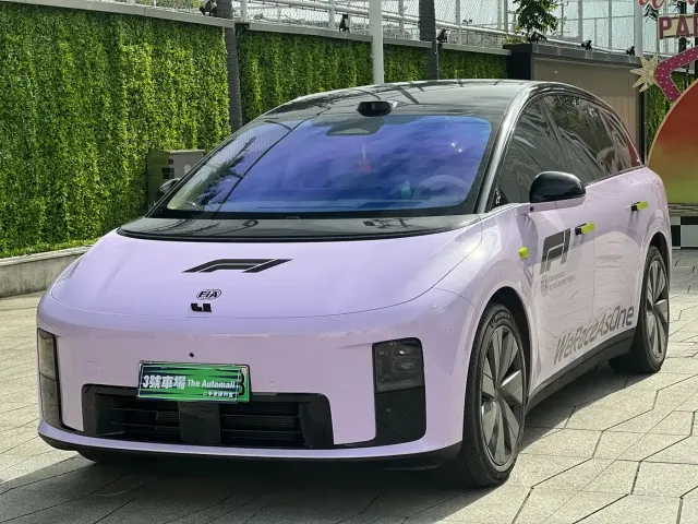 Фотография автомобиля — Li Auto i8