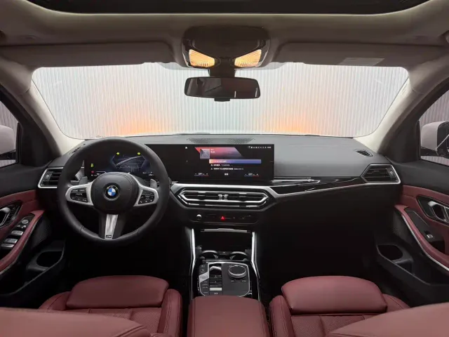 BMW 3 Series — Фото автомобиля 12