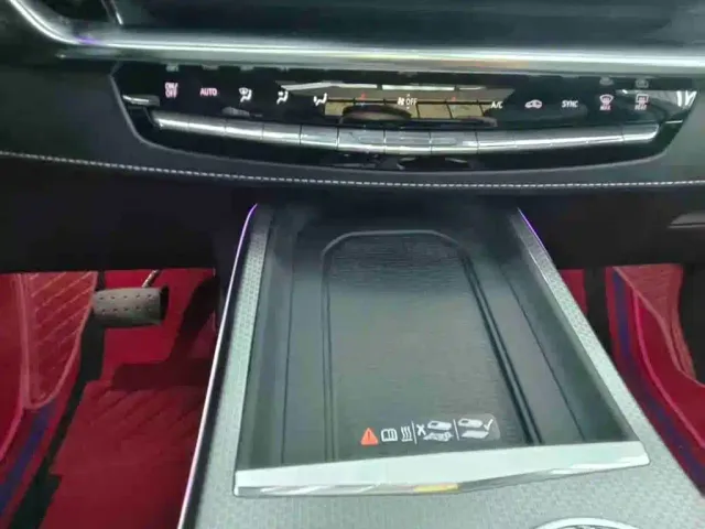 Cadillac XT5 — Фото автомобиля 12