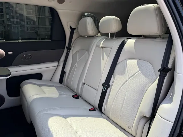 IM Motors IM LS8 2026 Model Base Version 5-seater — Фото автомобиля 8