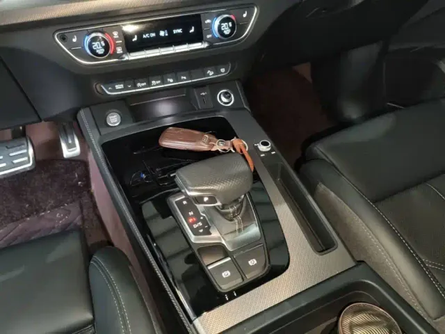 Audi Q5L — Фото автомобиля 13