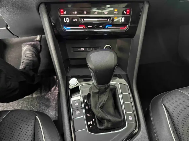 Volkswagen Tiguan L — Фото автомобиля 13