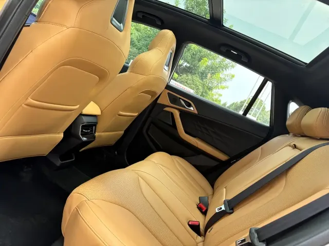 Roewe RX5 — Фото автомобиля 6