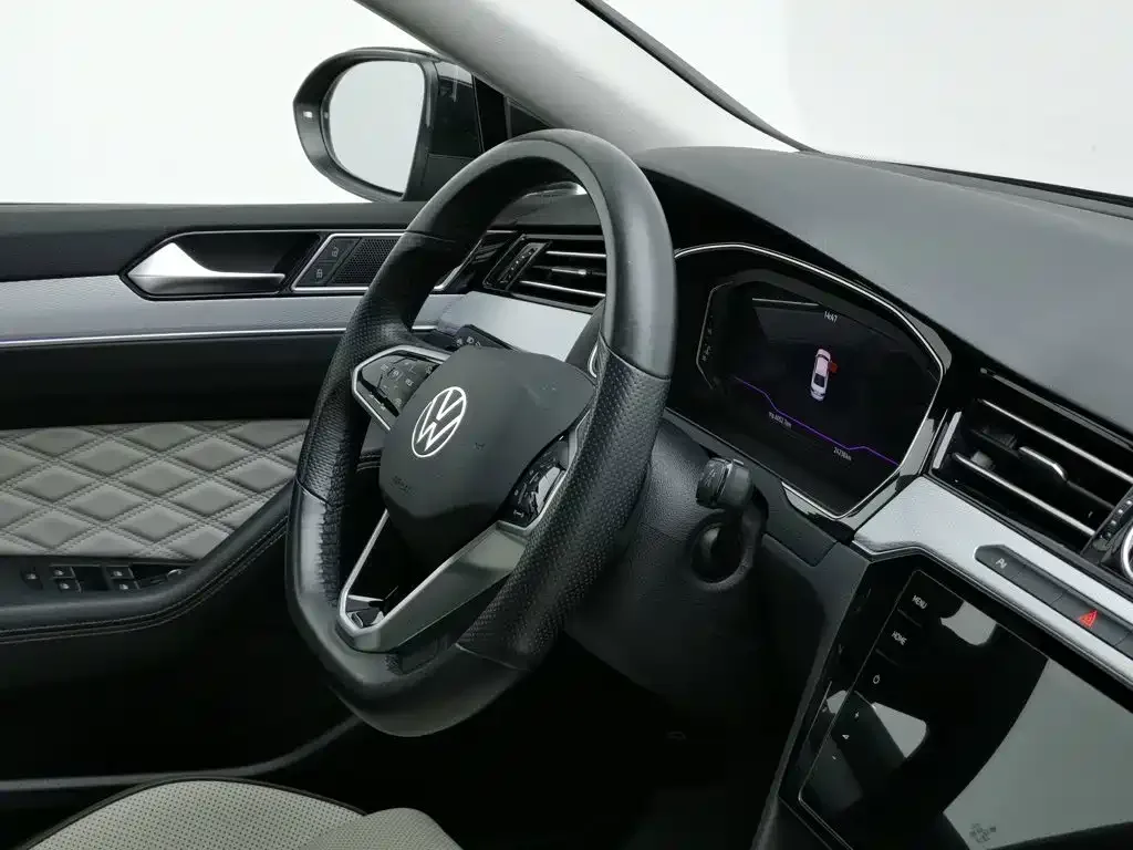 Volkswagen Magotan 2023 Model 2 Million Commemorative Edition 330TSI DSG Luxury — Фото автомобиля 22