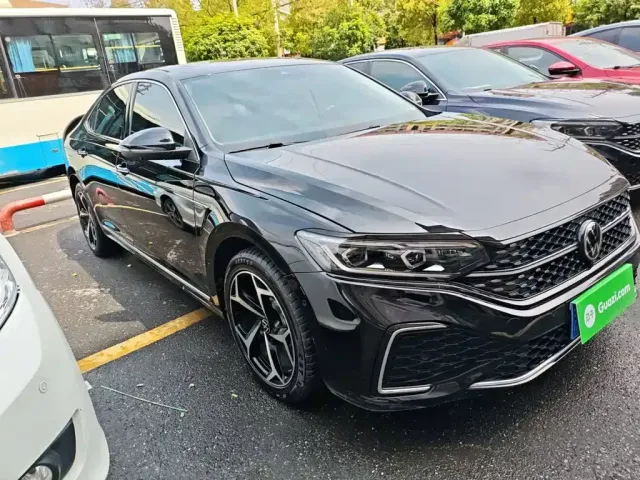 Volkswagen Passat — Фото автомобиля 21
