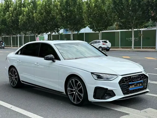 Audi A4L — Фото автомобиля 3