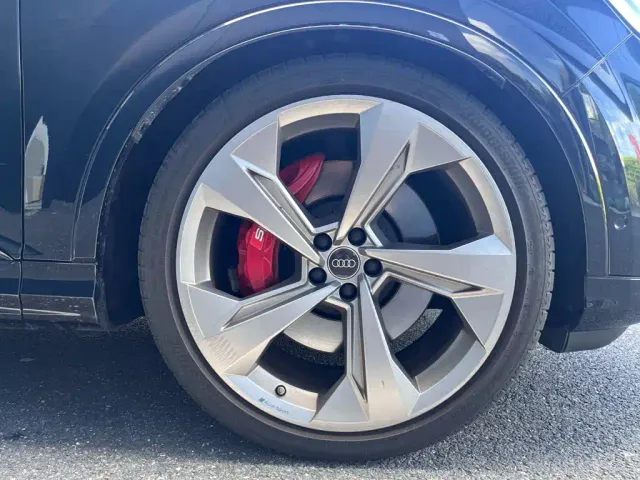 Audi SQ7 — Фото автомобиля 14