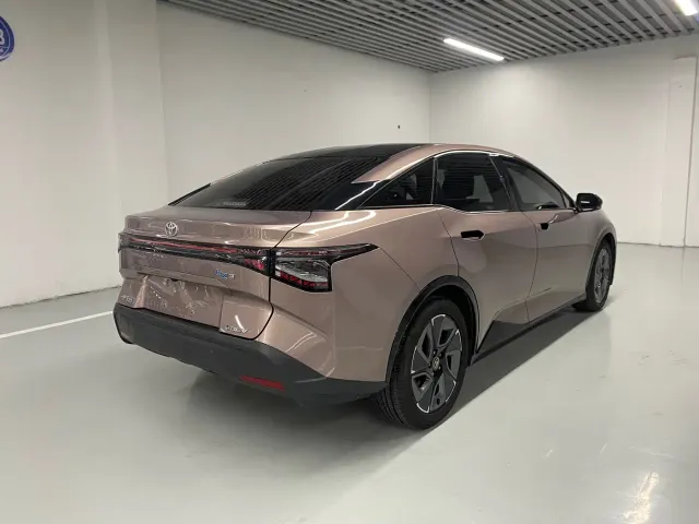 Toyota bZ3 — Фото автомобиля 12