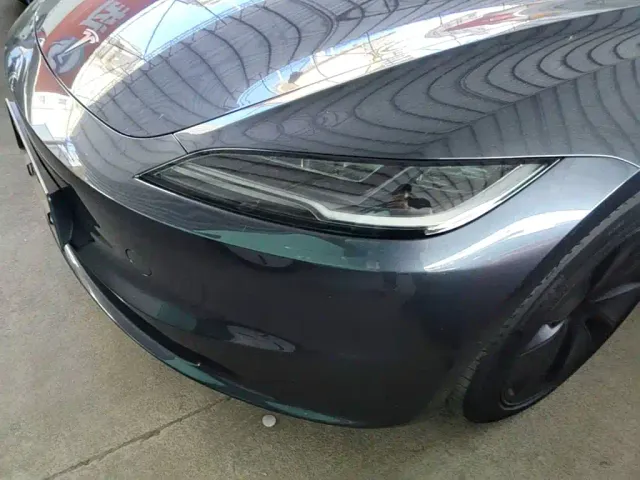 Tesla Model 3 — Фото автомобиля 23