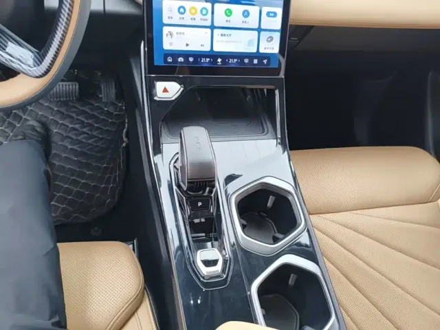 Geely Boyue L — Фото автомобиля 13