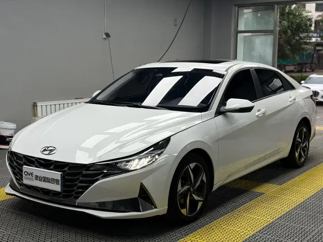Фотография автомобиля — Hyundai Elantra