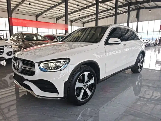 Фотография автомобиля — Mercedes-Benz GLC-Class