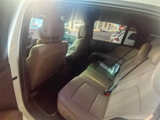 Li Auto Li Auto i6 2025 2WD Base Model — Фото автомобиля 9