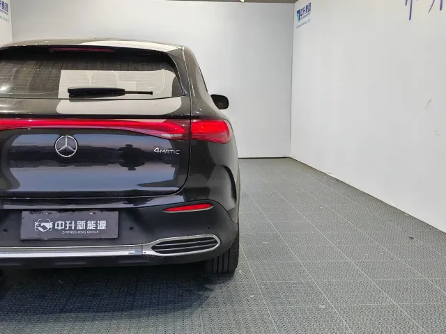 Mercedes-Benz EQE SUV — Фото автомобиля 20
