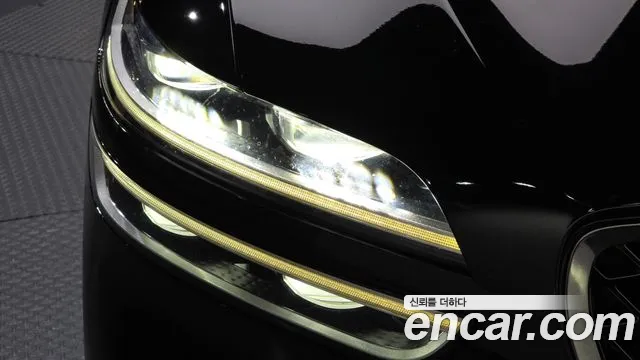 Genesis GV70 — Фото автомобиля 22