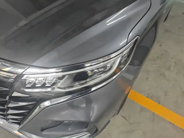 Roewe iMAX8 — Фото автомобиля 23