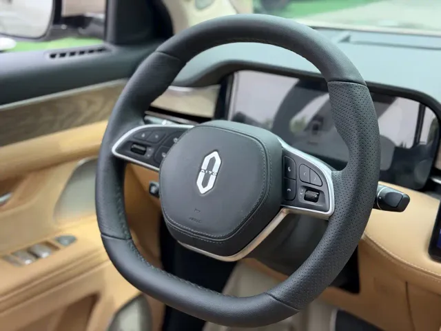 AITO Wenjie AITO M7 2022 1.5T 4WD Flagship Edition — Фото автомобиля 11